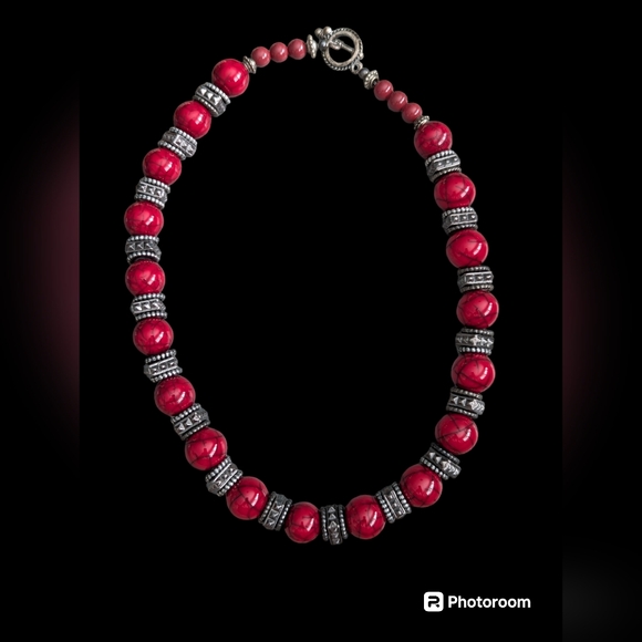 Vintage Red Beaded Necklace - Picture 3 of 3